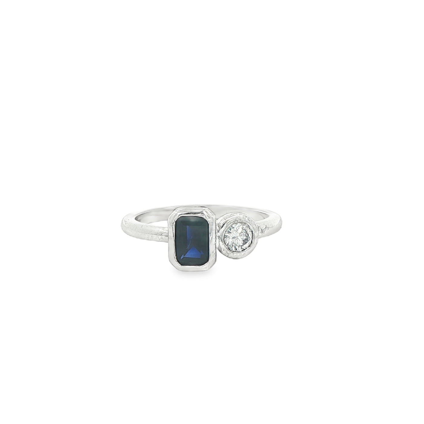 14 KARAT FASHION RING SIZE 7.25 WEIGHT: 3.7G : NAT