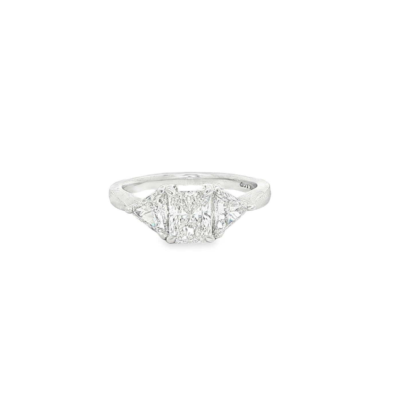 14 KARAT RING SIZE 9.5 WEIGHT: 7.8G
SIZE/ OTHER: