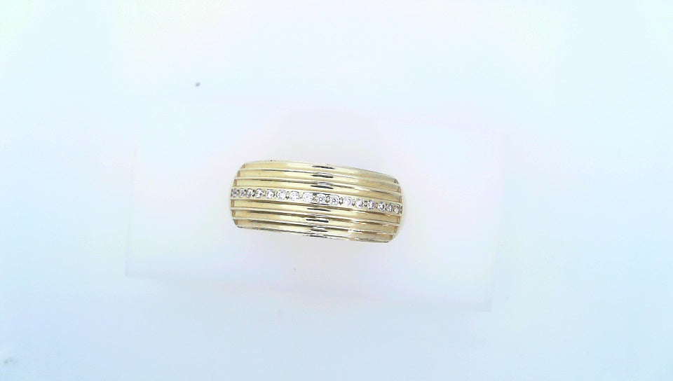 14 KARAT RING SIZE 7.75 WEIGHT: 3.4G
CZ BAND SING