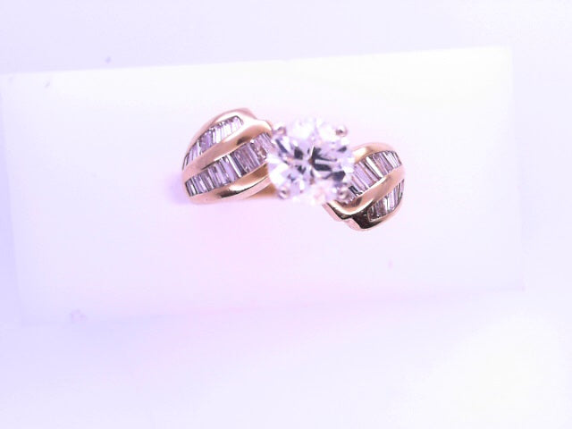 18 KARAT RING SIZE 5 WEIGHT: 5.5G  NATURAL DIAMOND
