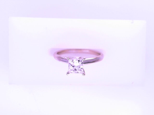 14 KARAT RING SIZE 5 WEIGHT: 2.0G : NARUAL DIAMOND
