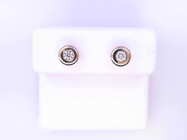 18 KARAT STUD EARRINGS WEIGHT: 0.5G : NATRUAL DIAM