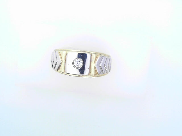 14 KARAT RING SIZE 9 WEIGHT: 4.9G
CZ BAND SQUARE