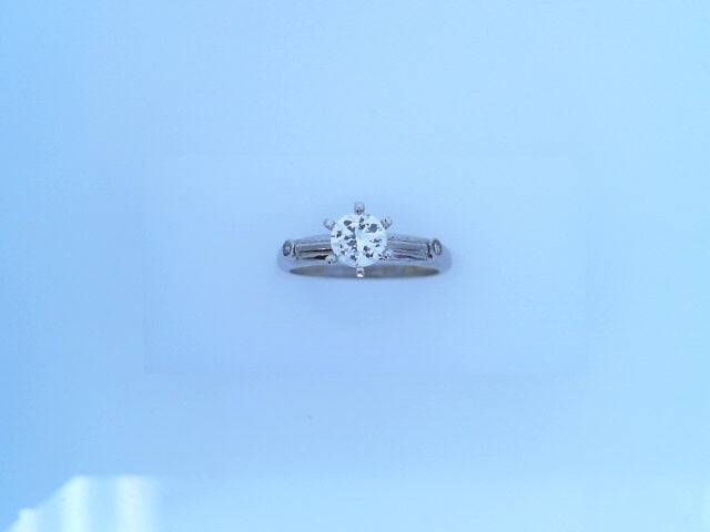 14 KARAT SATIN RING SIZE 6.25 WEIGHT: 2.3G
CZ WHI