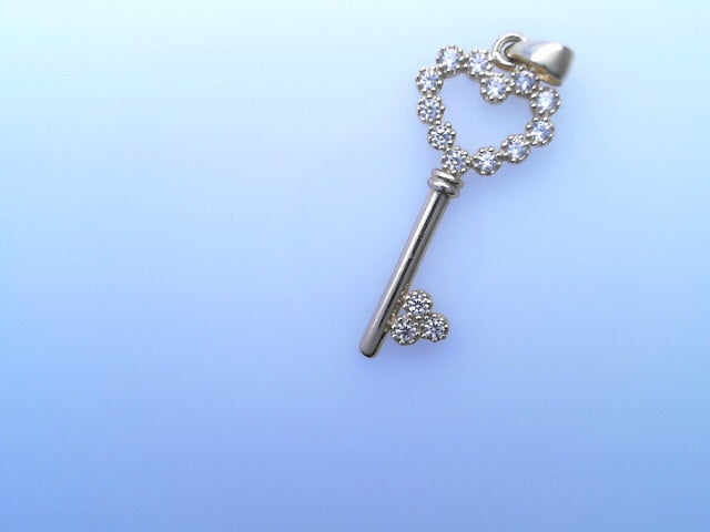 14KP 1.1G KEY CZ KEY HEART