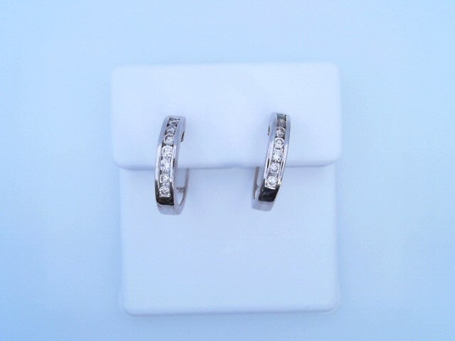 14 KARAT SMALL HOOP EARRINGS WEIGHT: 4.5G : 18MM N