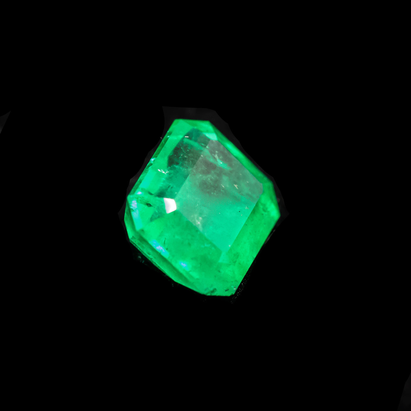 Emerald AAA 6.88ct