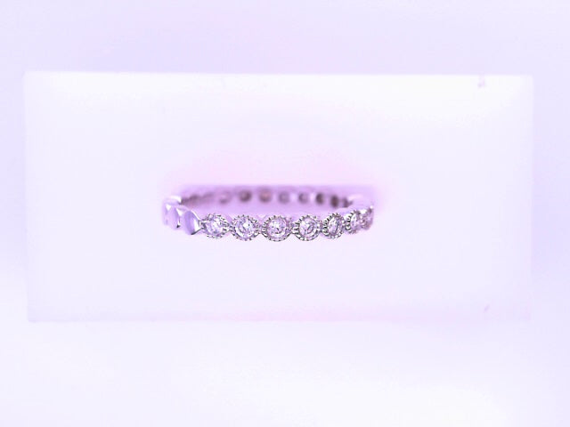 18 KARAT RING SIZE 6.5 WEIGHT: 2.1G : NATURAL DIAM
