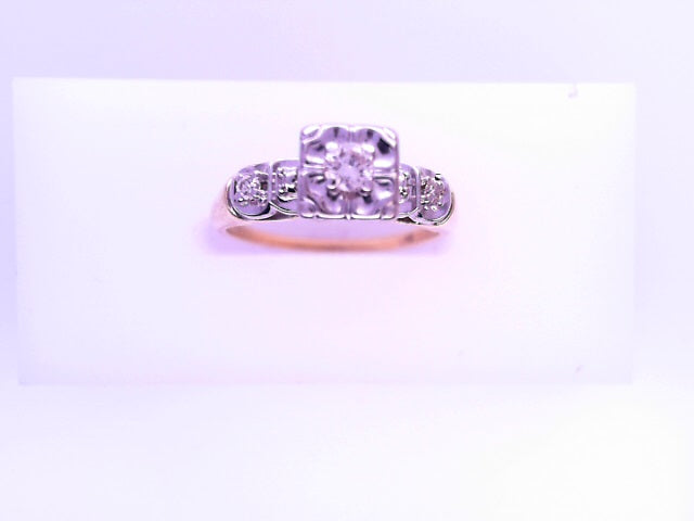 14 KARAT WEDDING BAND SIZE 7 WEIGHT: 2.9G : NARTUR