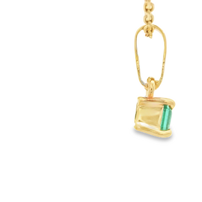 18 Karat Pendant Natural Emerald